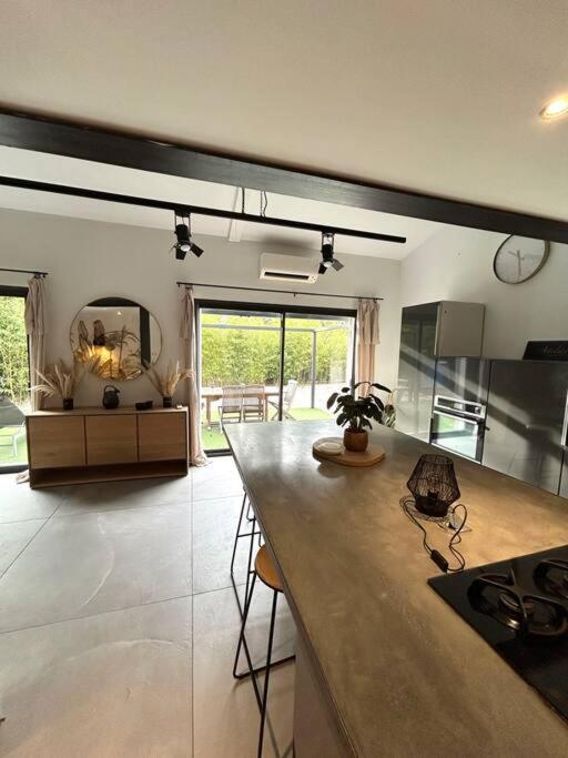 Superbe Maison Avec Jacuzzi Ventabren Bagian luar foto