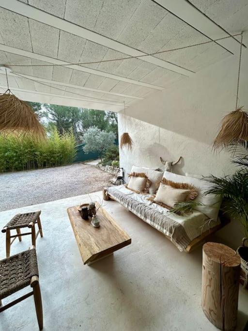 Superbe Maison Avec Jacuzzi Ventabren Bagian luar foto