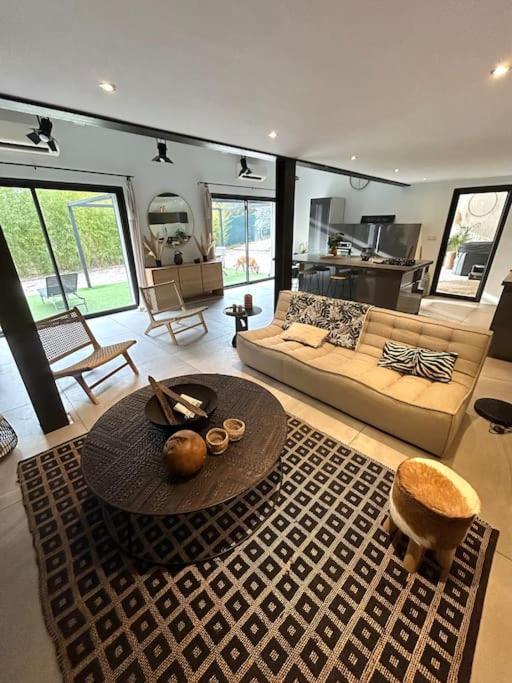 Superbe Maison Avec Jacuzzi Ventabren Bagian luar foto