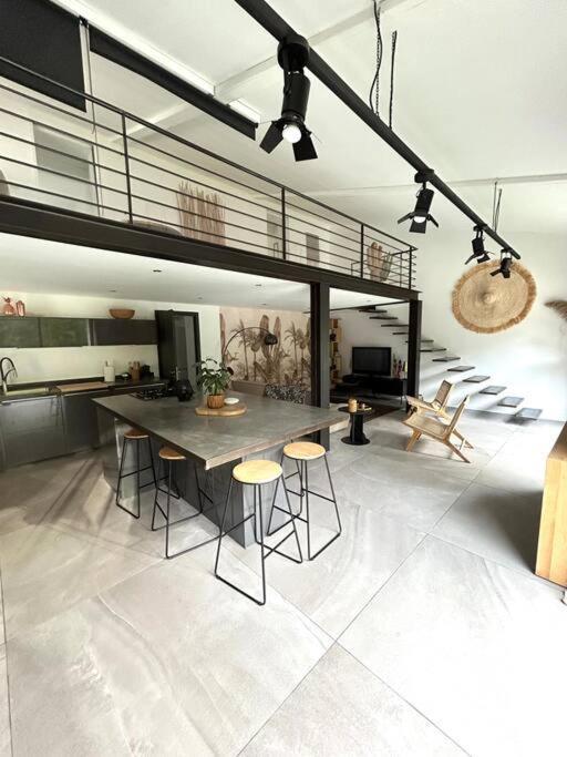 Superbe Maison Avec Jacuzzi Ventabren Bagian luar foto